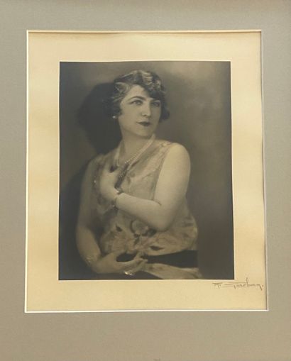 Unidentified photographer. Circa 1920s–1930s....