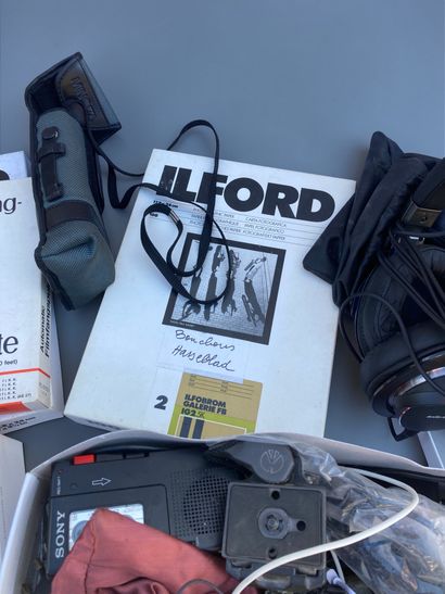 Assorted photographic and audio equipment,...