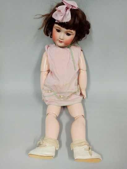 Twin Doll 

Wooden body and porcelain head

Accidents...