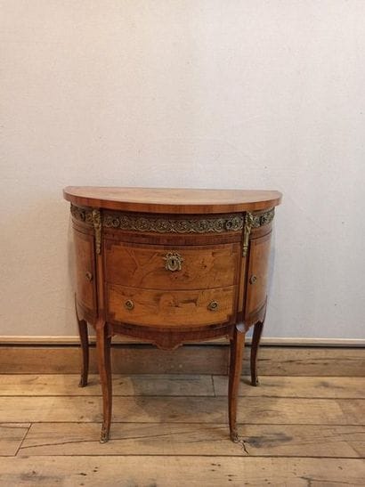 
Console d'applique de forme demi-lune en...