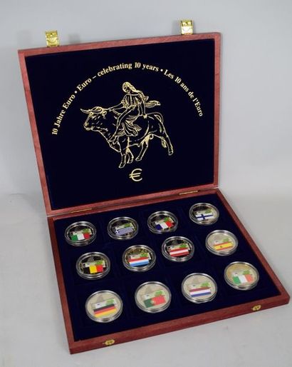Coffret de douze pièces dit 