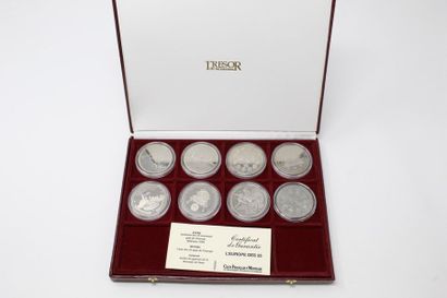 Coffret de 8 pièces en argent 