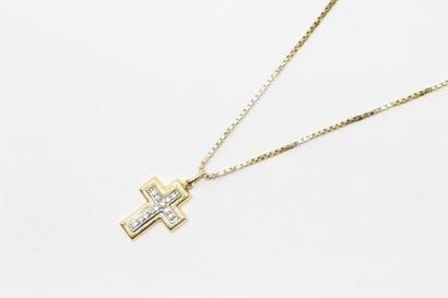 Pendentif croix en or jaune 18k (750) orné...