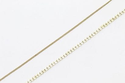 Ensemble de deux chaines en or jaune 18k...