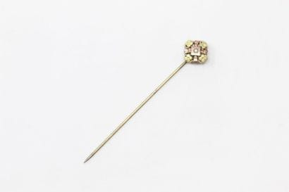 Epingle de cravate en or jaune 18k (750)...