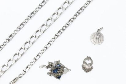 Lot de bijoux en argent et métal argenté....