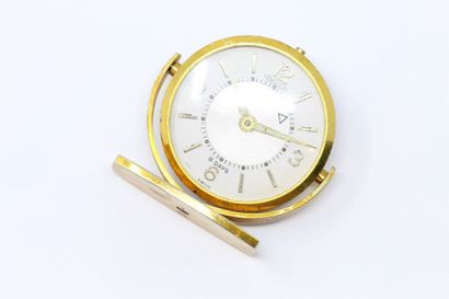 JAEGER LECOULTRE

Pendulette en métal doré,...
