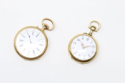 Deux montres de col en or jaune 18k (750)

L'une...