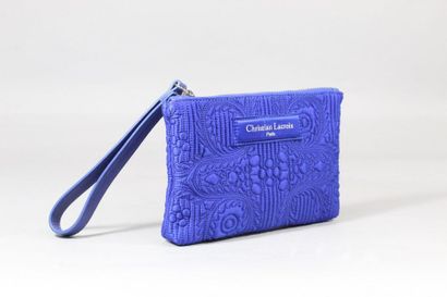 Christian LACROIX

Pochette en tissu bleu...