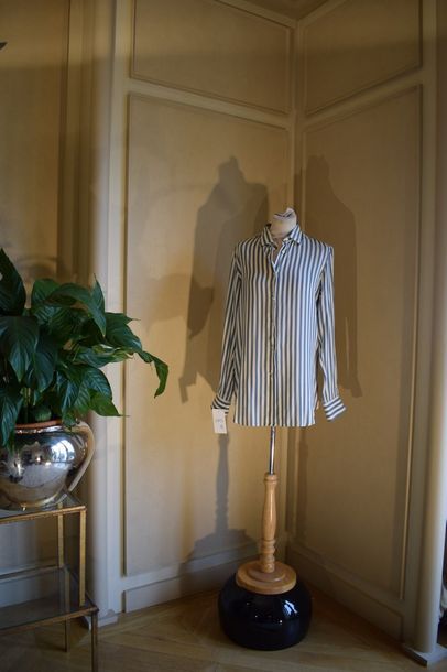 AKRIS, Loro PIANA, Amina RUBINACCI

Lot composé...