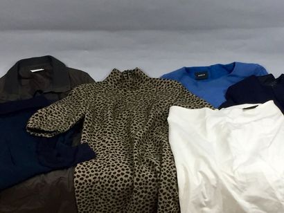Lot AKRIS

- Robe droite, manches longues,...