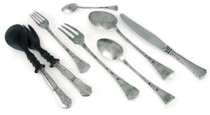 Lot en argent comprenant: six couverts de...