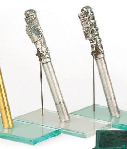 Stylo à plume en argent, le corps uni, le...