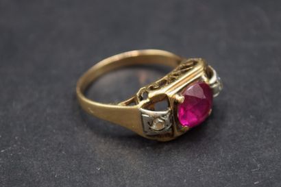 Bague en or jaune et gris 18K (750) sertie...