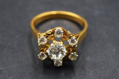 Bague en or jaune 18k (750) ornée de pierres...