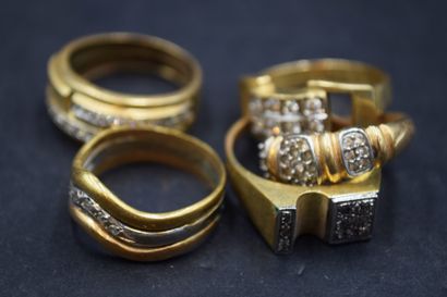 Lot dor jaune et gris 18K (750) et 14K (585)....