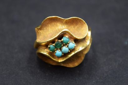 Bague en or jaune 18K (750) à motif de fleur...