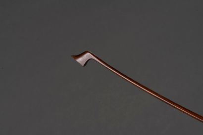Archet de violoncelle portant une marque...