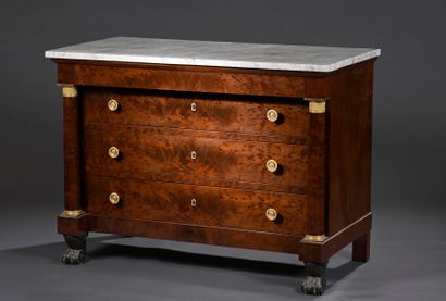 Commode de forme rectangulaire en acajou...