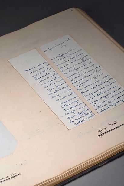 ALBUM D'AUTOGRAPHES.
Album grand in-folio...