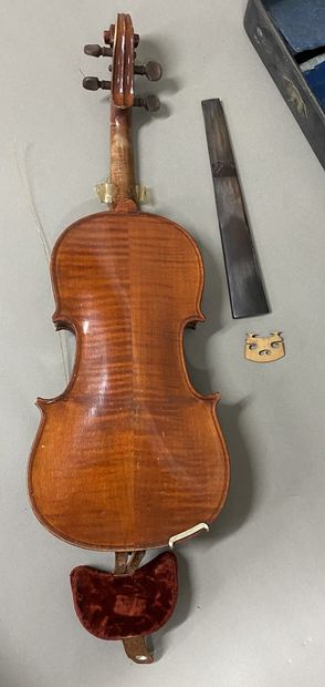 Violon 3/4 de fabrication française MIRECOURT
Etiquette...