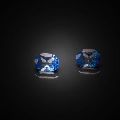 Appairage de topazes bleues Swiss ovales...