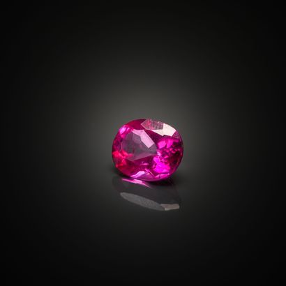 Topaze rose ovale sur papier.
Dimensions...