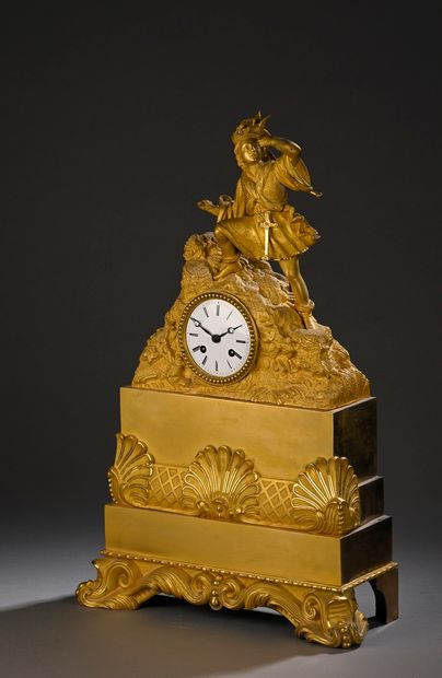Pendule romantique en bronze doré et ciselé...