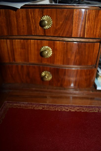 SECRETAIRE DROIT en bois de placage marqueté...