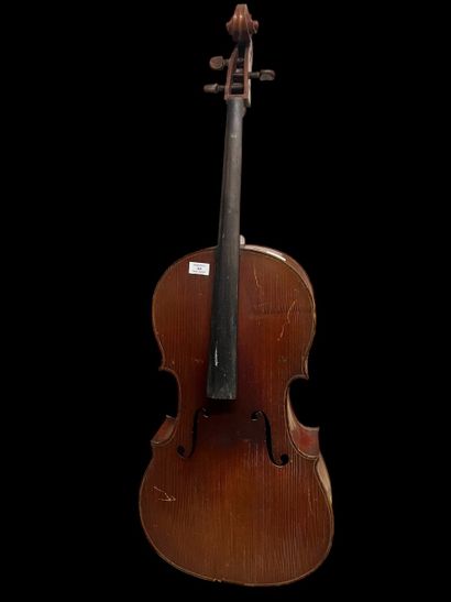 Violoncelle 3/4 de Mirecourt, vers 1920/1930
Porte...
