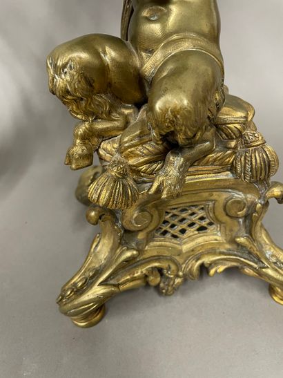Paire de candélabres à trois bras de lumière...