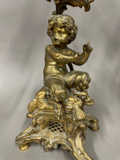 Paire de candélabres à trois bras de lumière...
