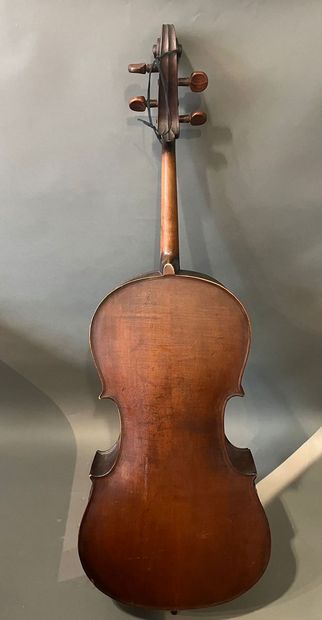 Violoncelle 4/4 portant une étiquette STEEGER
A...