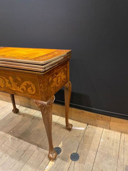 CURIEUSE ET RARE TABLE A JEUX A COMBINAISONS,...