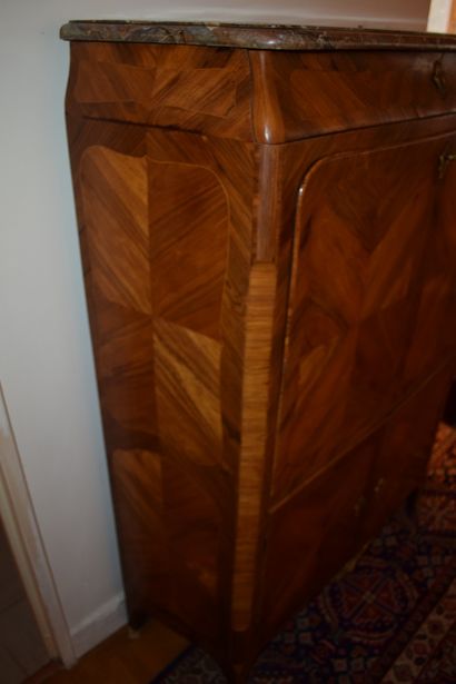 SECRETAIRE DROIT en bois de placage marqueté...