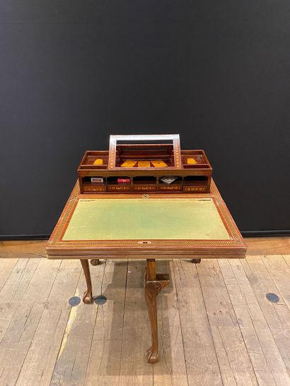 CURIEUSE ET RARE TABLE A JEUX A COMBINAISONS,...