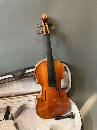 Violon 4/4 Mirecourt, vers 1930/1940
Etiquette...