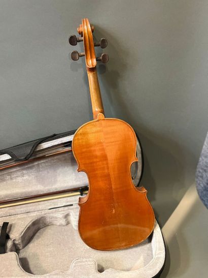 Violon 4/4 Mirecourt, vers 1930/1940
Etiquette...