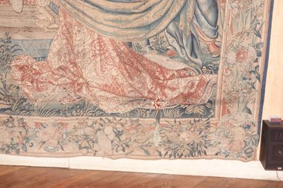 Tapisserie en laine et soie
Esther devant...