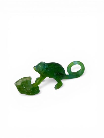 DAUM France 
Singe et fruits en pâte de cristal...
