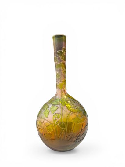 GALLE (Dans le goût de)
Vase soliflore.
Epreuve...