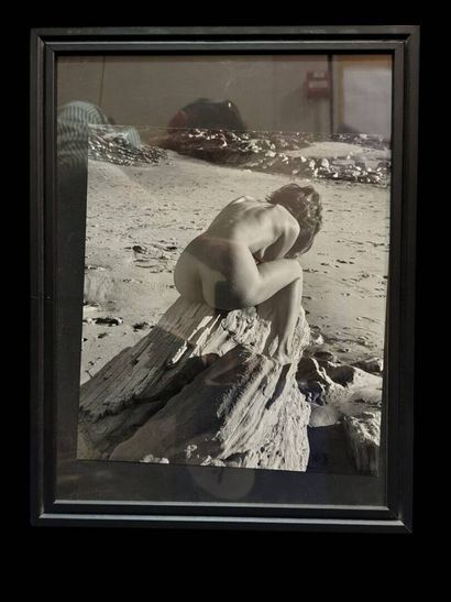 André DE DIENES (1913-1985). Nude woman with...