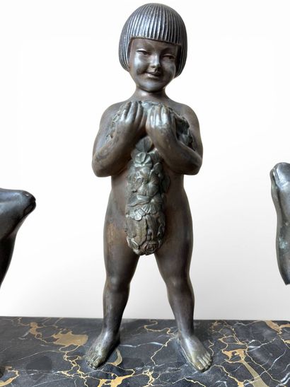 KOVASZ Zoltan (1883-1952)
Fillette aux agneaux
Groupe...