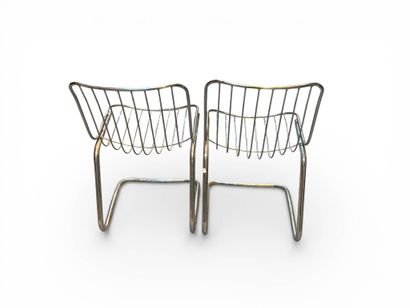 Dans le gout de BERTOIA
Paire de chaises...