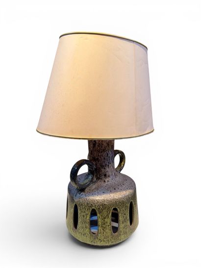 Grand pied de lampe en céramique dans les...