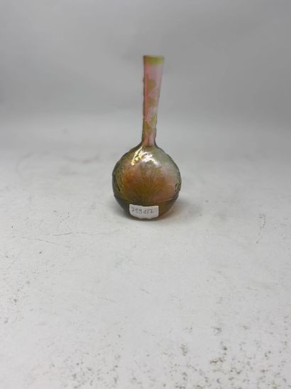 GALLE (Dans le goût de)
Vase soliflore.
Epreuve...