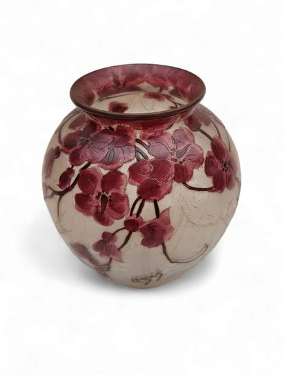 LEGRAS 
Vase boule fond blanc à décor de...