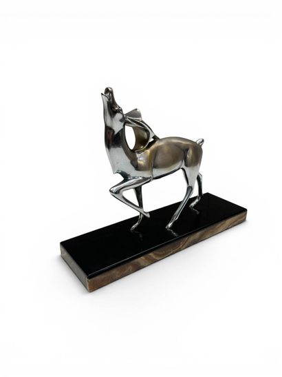 DECOUX Michel (1837-1924)
Cerf bramant, 
Bronze...