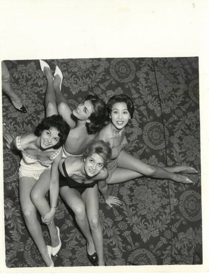 Pin-Up, Miss, actress, woman. Circa 1950-65....