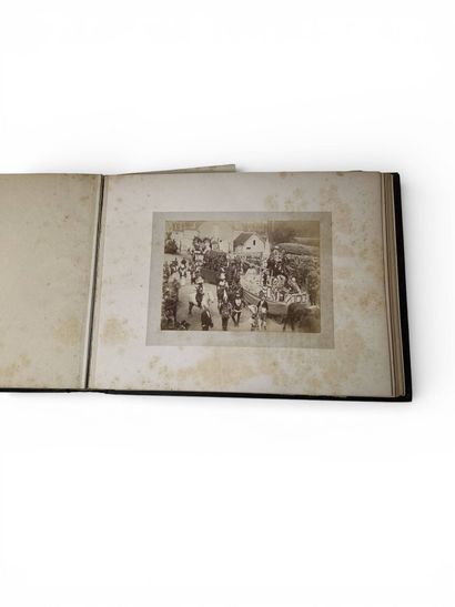 Set of two photographic albums. Circa 1870-1900.
-...